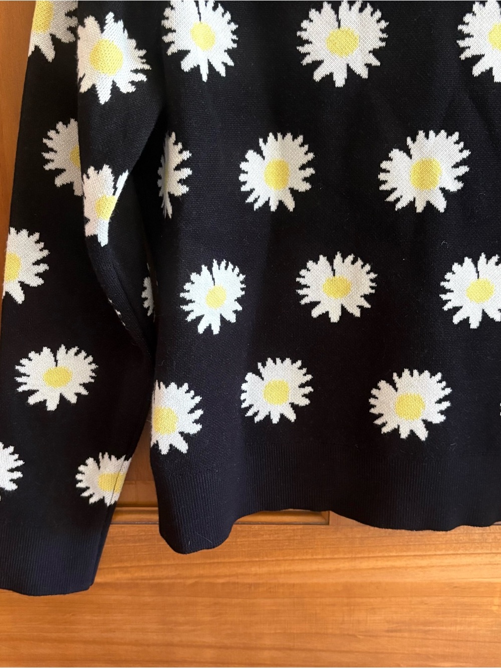 Adrianna Papell Black Crewneck Daisy Print Women's Sweater, Size M - Picture 6 of 7